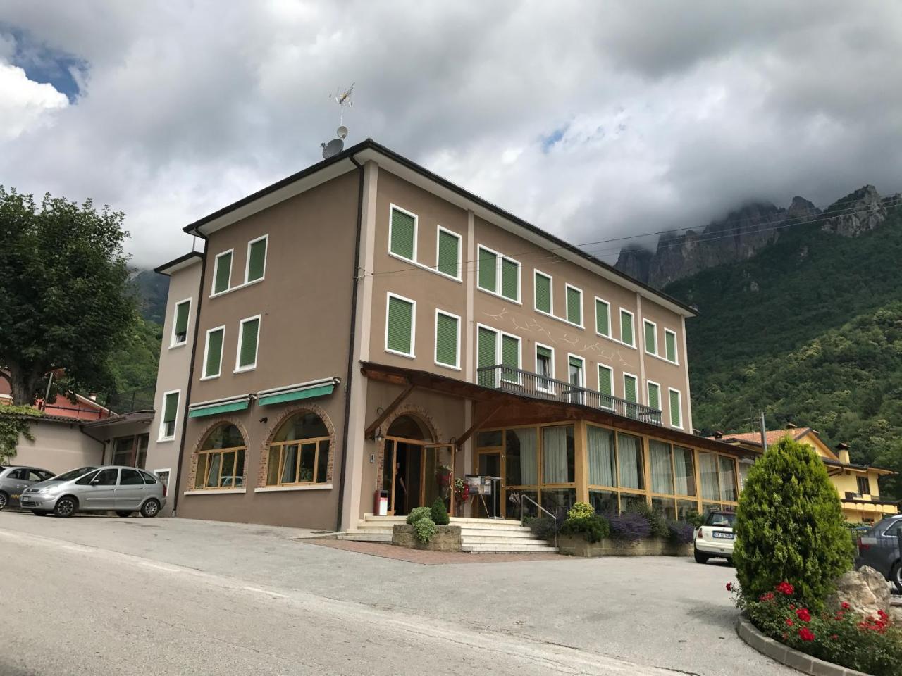 Hotel Carla Failela Valli del Pasubio Exterior foto